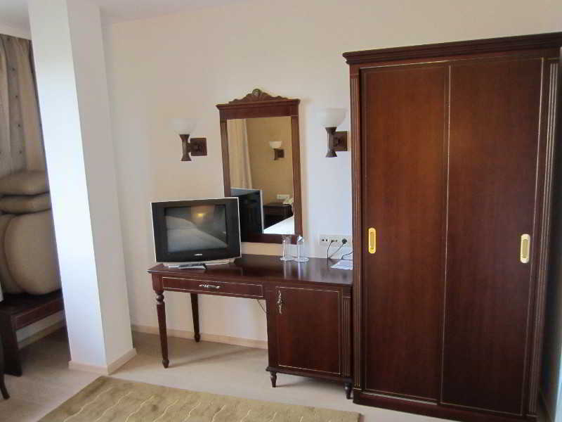 Hotel кастело сан марино 4*